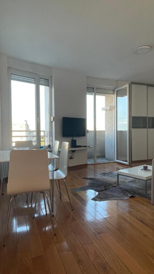 Luka 1718 Apartments Beograd Eksteriør billede